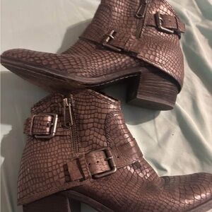 Donald J. Pliner Crocodile Patterned Ankle Boots